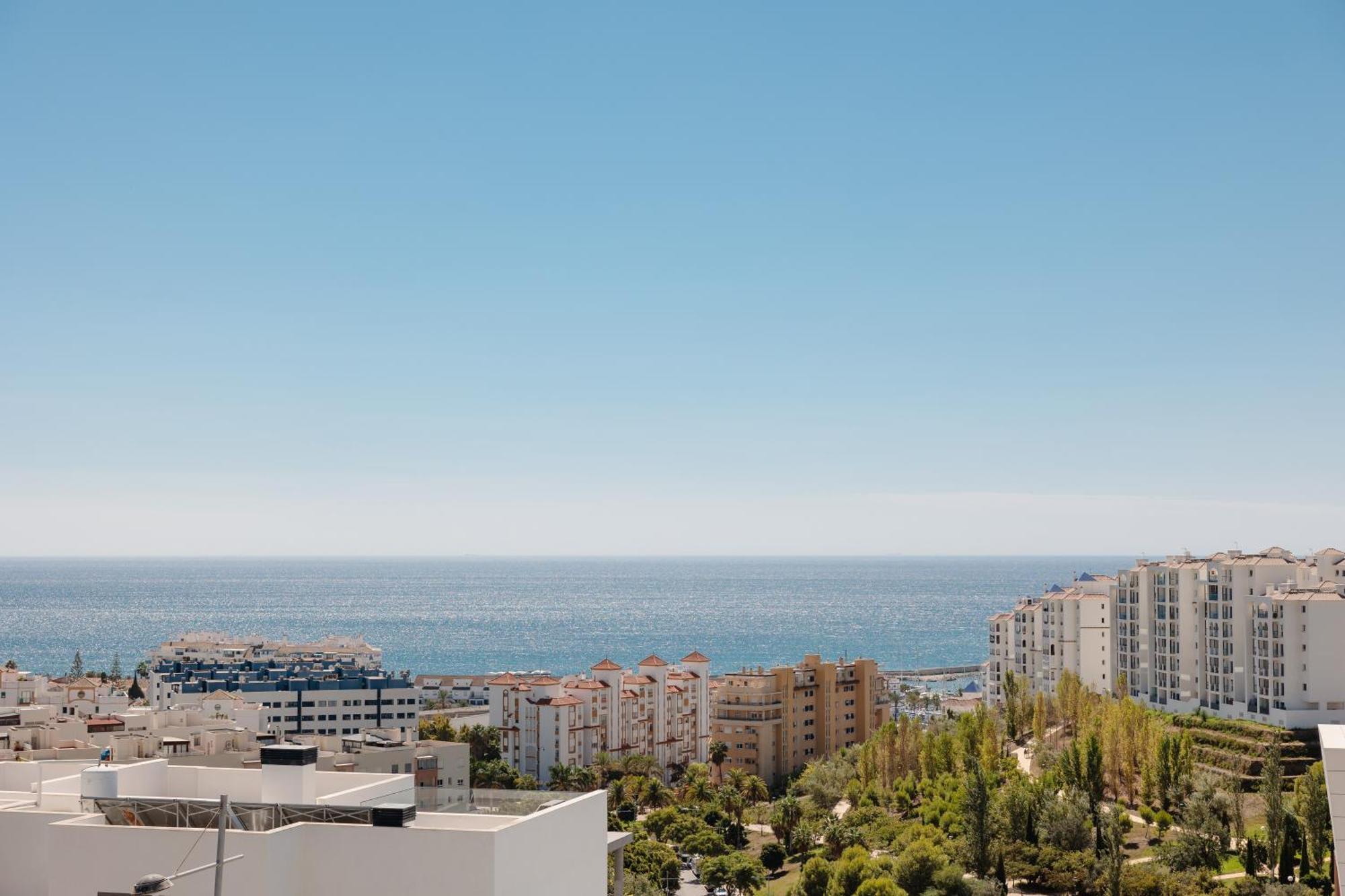 Luxurious 2 Bedroom Apartment Close To The Beach In Εστεπόνα Εξωτερικό φωτογραφία