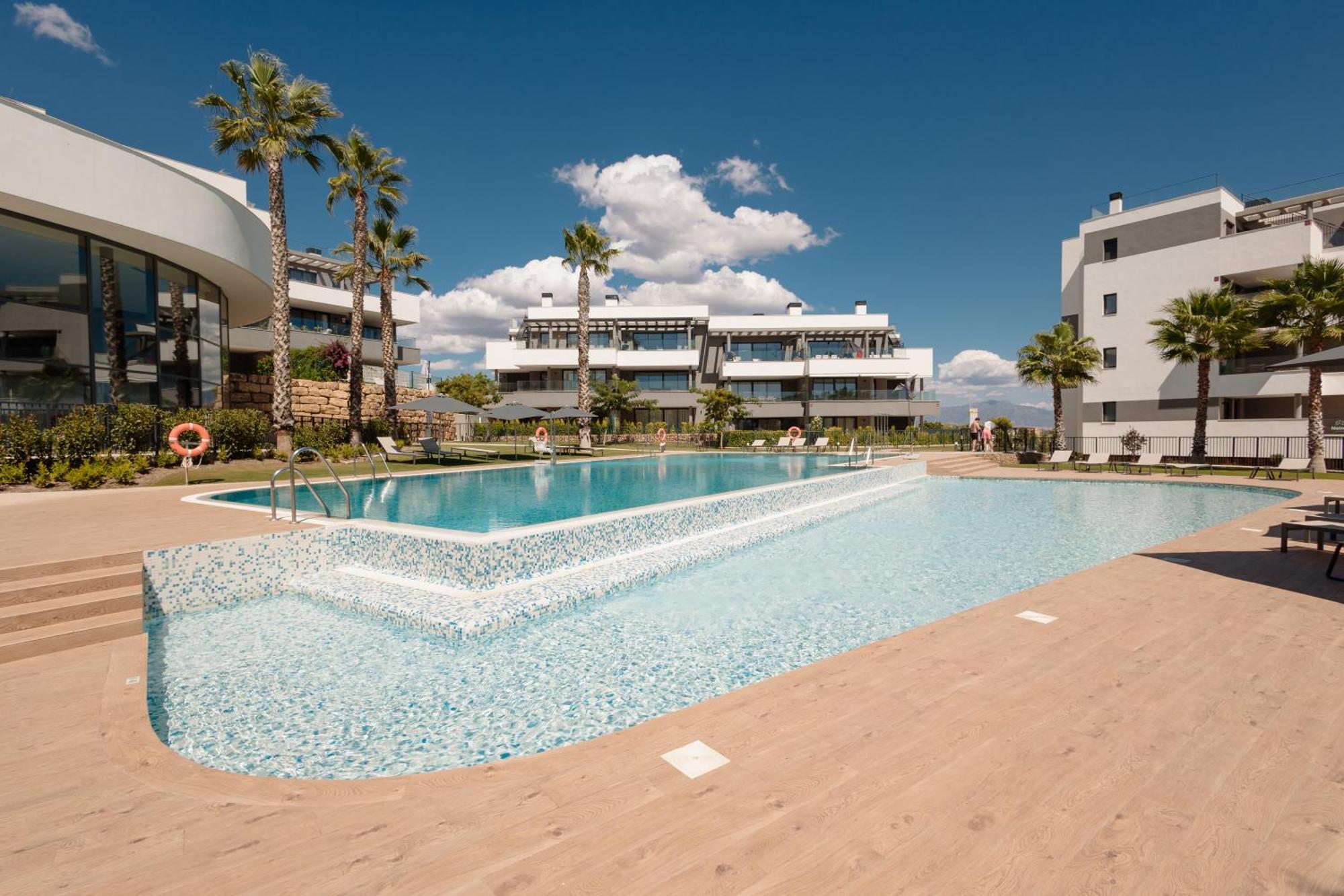 Luxurious 2 Bedroom Apartment Close To The Beach In Εστεπόνα Εξωτερικό φωτογραφία