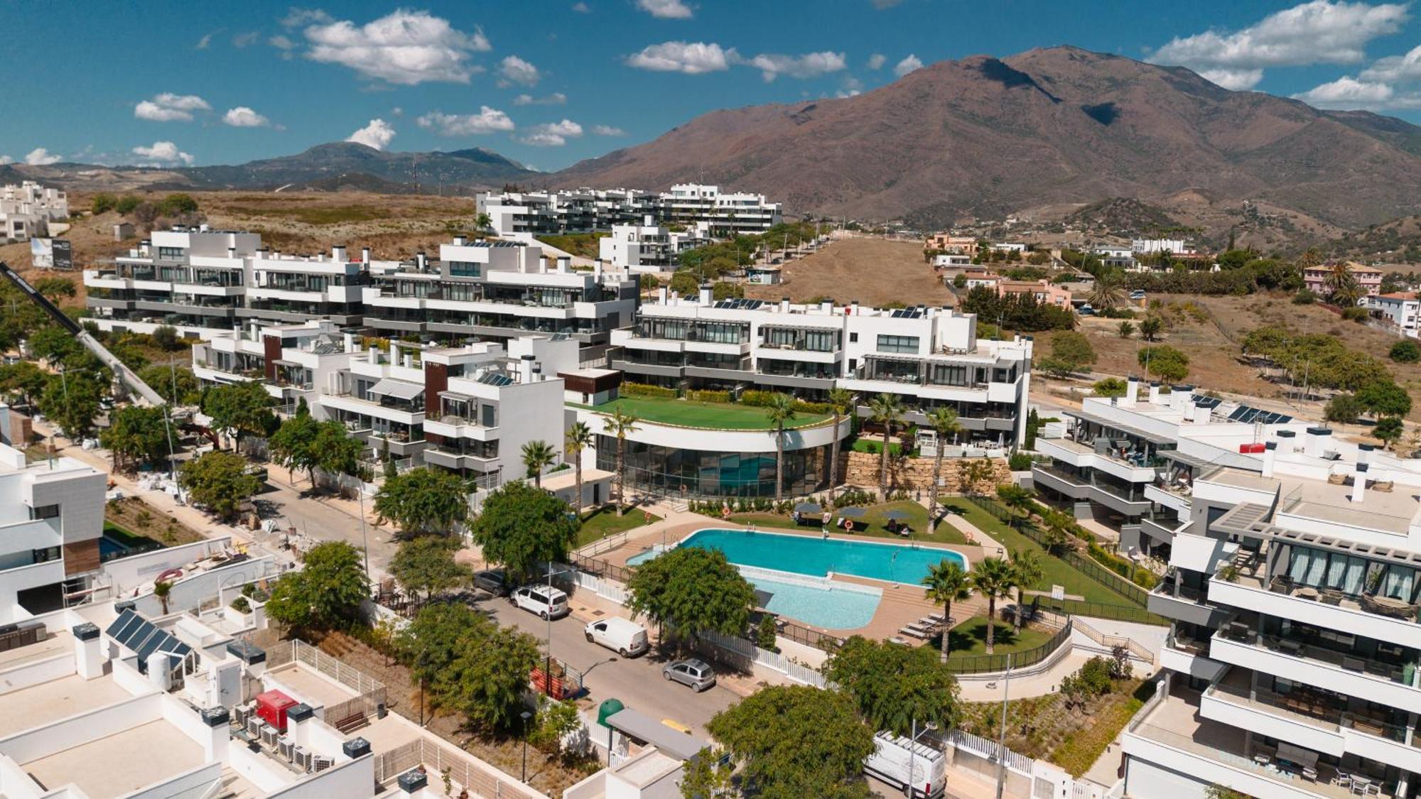 Luxurious 2 Bedroom Apartment Close To The Beach In Εστεπόνα Εξωτερικό φωτογραφία