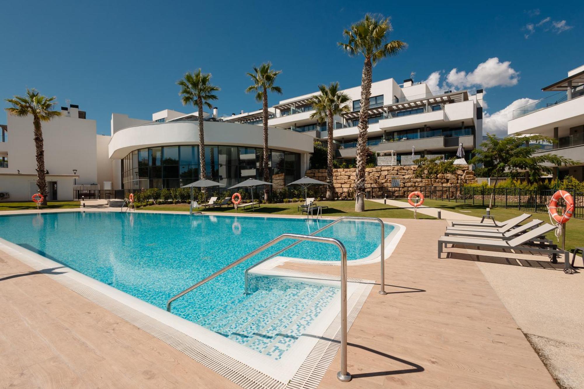 Luxurious 2 Bedroom Apartment Close To The Beach In Εστεπόνα Εξωτερικό φωτογραφία