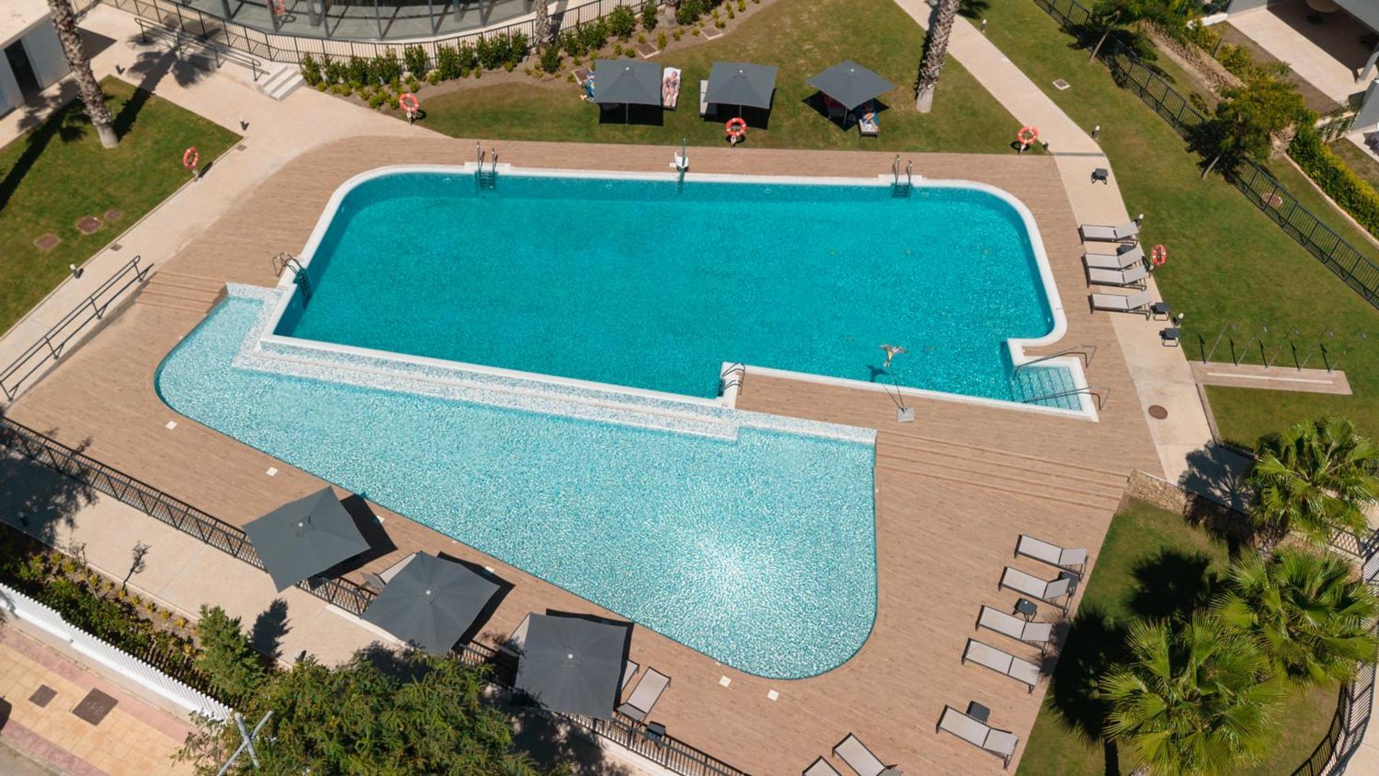 Luxurious 2 Bedroom Apartment Close To The Beach In Εστεπόνα Εξωτερικό φωτογραφία