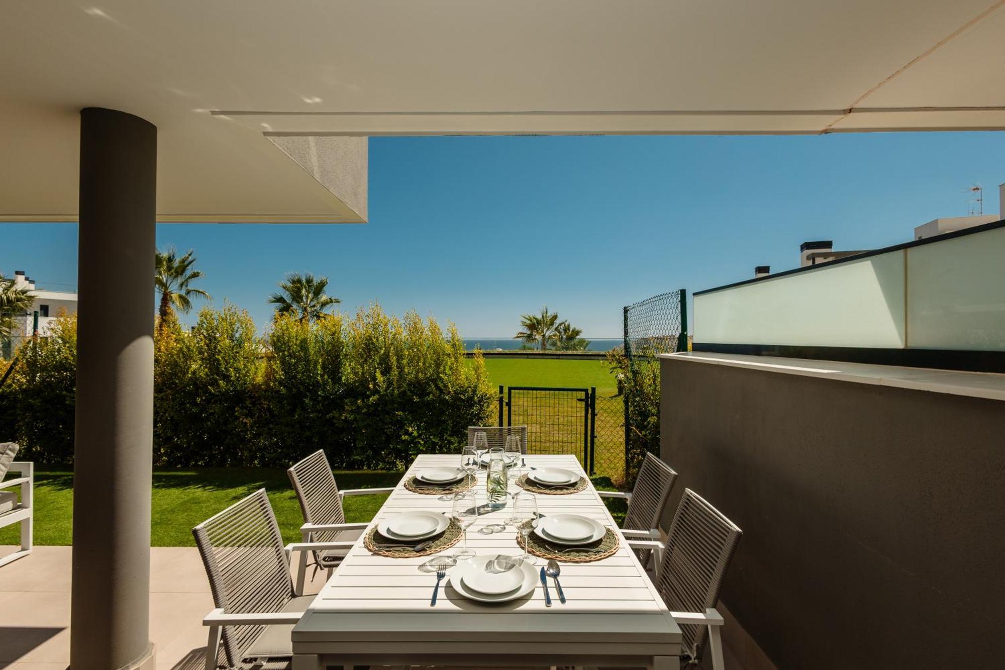 Luxurious 2 Bedroom Apartment Close To The Beach In Εστεπόνα Εξωτερικό φωτογραφία