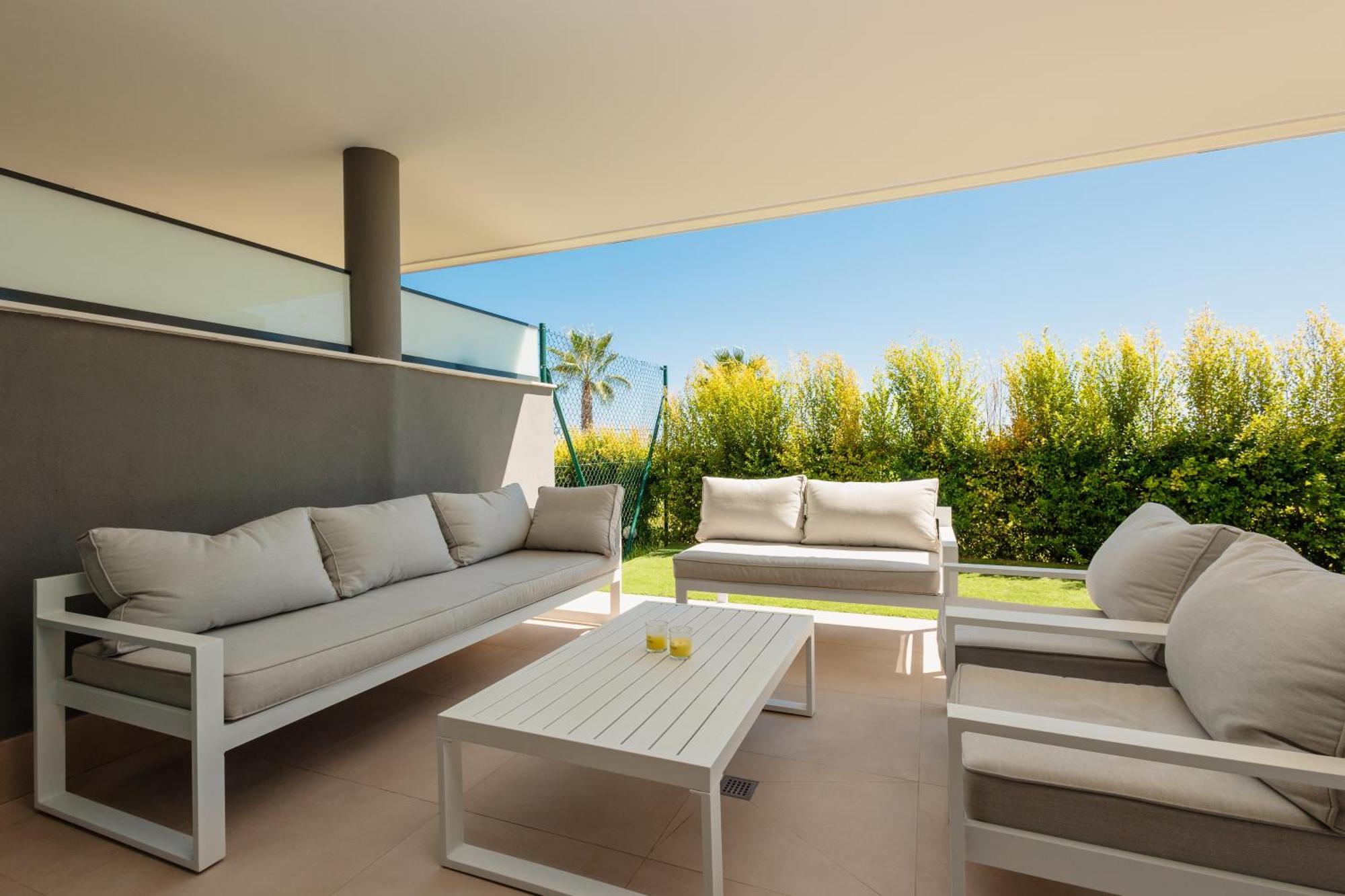 Luxurious 2 Bedroom Apartment Close To The Beach In Εστεπόνα Εξωτερικό φωτογραφία