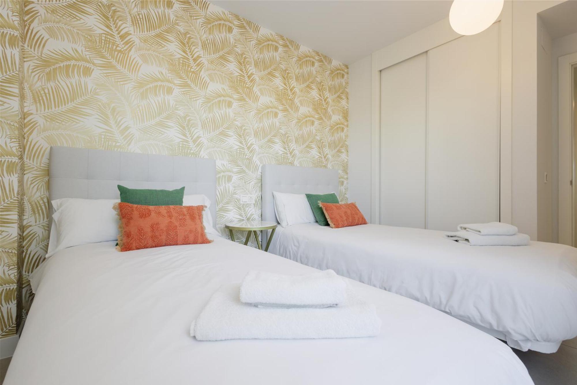 Luxurious 2 Bedroom Apartment Close To The Beach In Εστεπόνα Εξωτερικό φωτογραφία