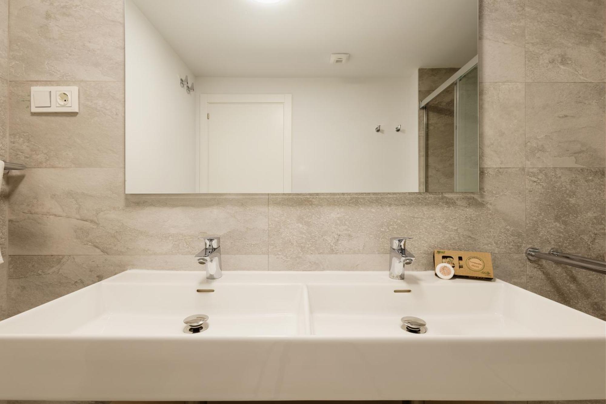 Luxurious 2 Bedroom Apartment Close To The Beach In Εστεπόνα Εξωτερικό φωτογραφία
